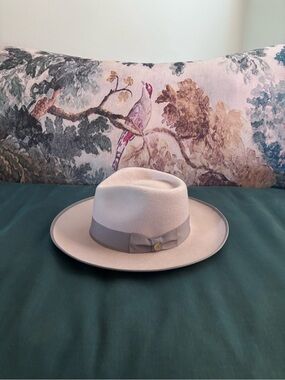 Neutral Felt Wide-Brim Women's Hat with Grosgrain Band